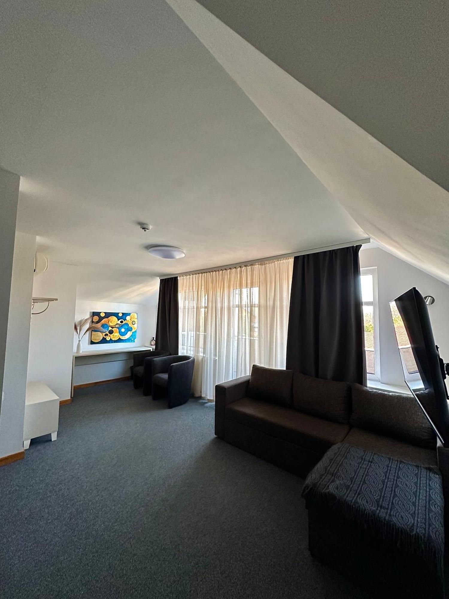 Cill Easy Hotel With Self Check-In Ādaži 외부 사진