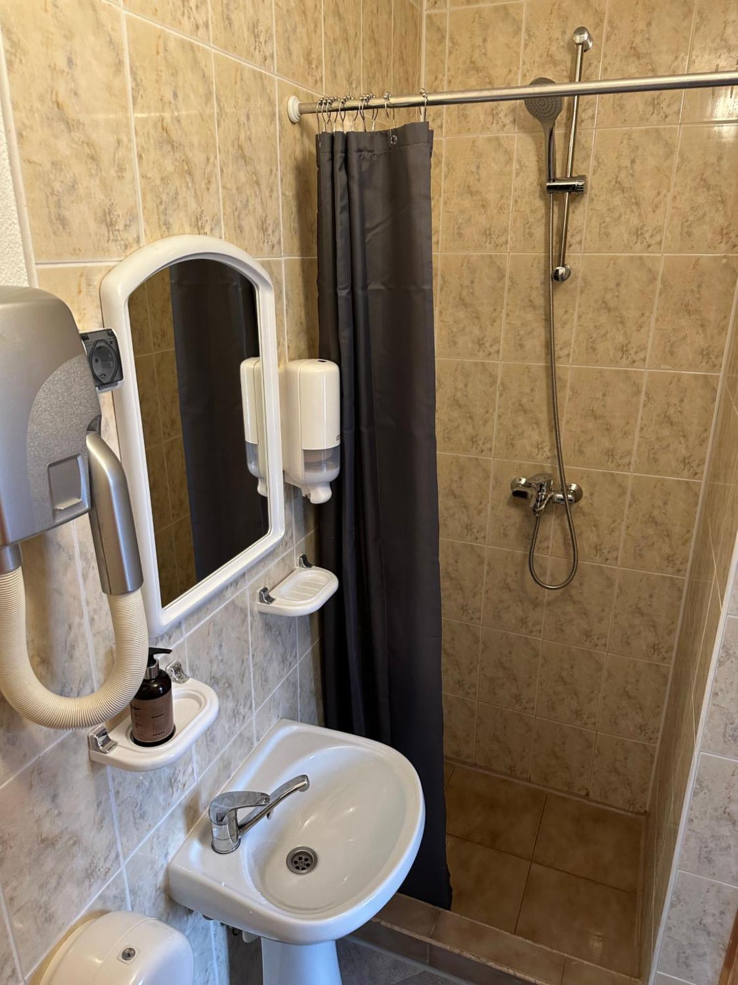 Cill Easy Hotel With Self Check-In Ādaži 외부 사진